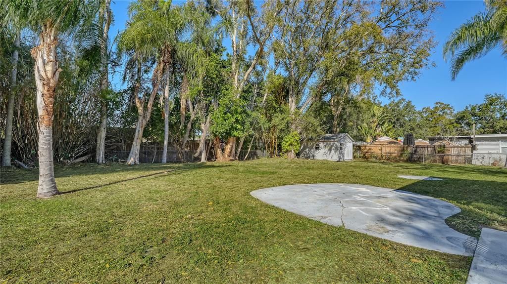 Active With Contract: $2,500 (3 beds, 1 baths, 1721 Square Feet)