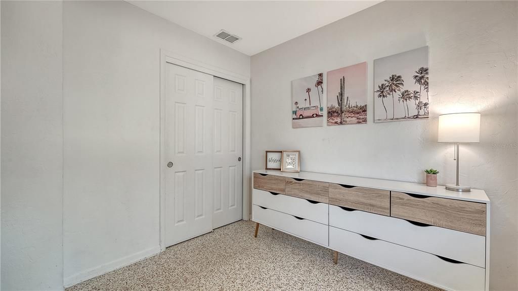 Active With Contract: $2,500 (3 beds, 1 baths, 1721 Square Feet)