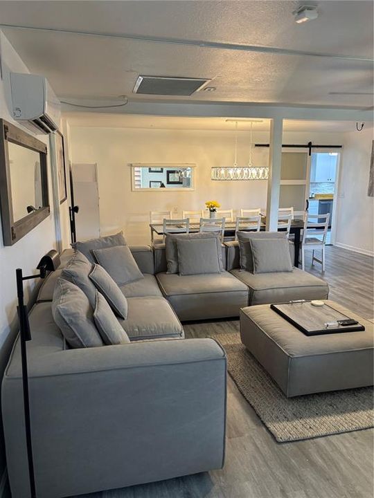 For Sale: $785,900 (1 beds, 1 baths, 1600 Square Feet)