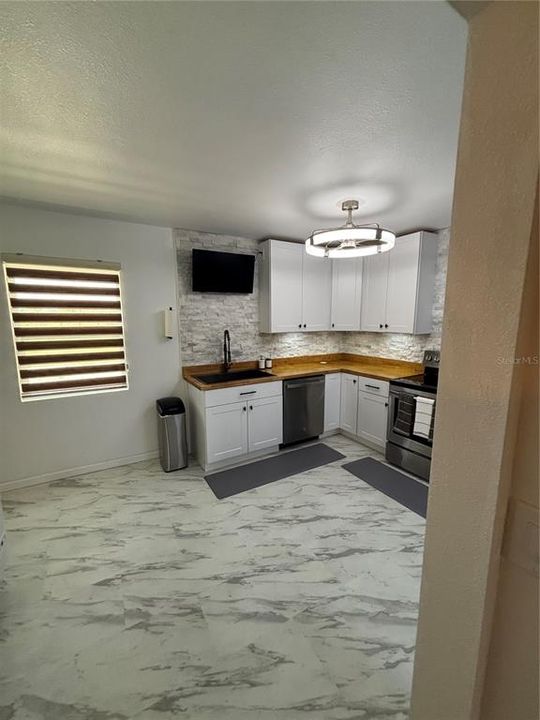 For Sale: $785,900 (1 beds, 1 baths, 1600 Square Feet)
