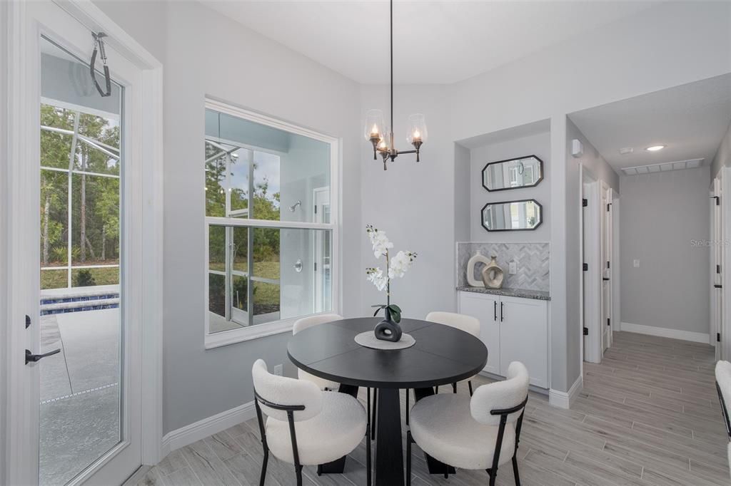 En Venta: $564,900 (3 camas, 2 baños, 2162 Pies cuadrados)