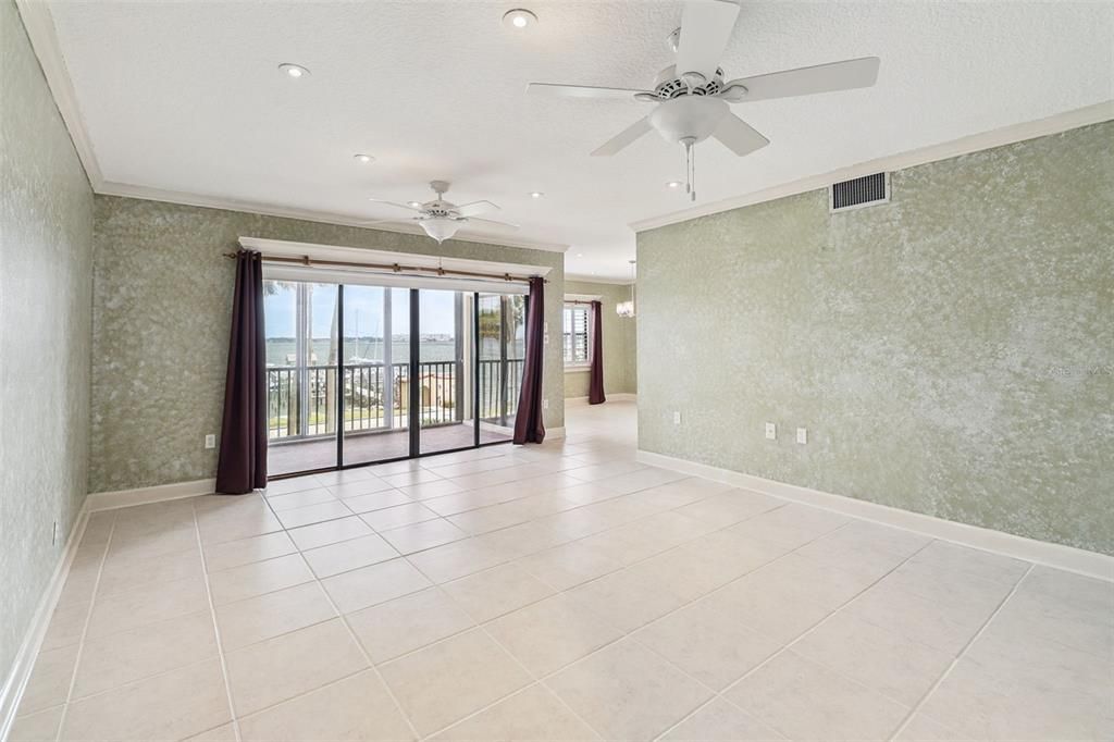 For Sale: $399,999 (3 beds, 2 baths, 1804 Square Feet)