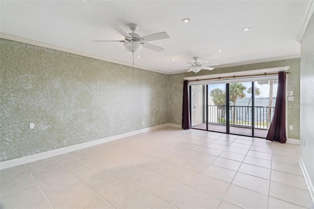 For Sale: $399,999 (3 beds, 2 baths, 1804 Square Feet)