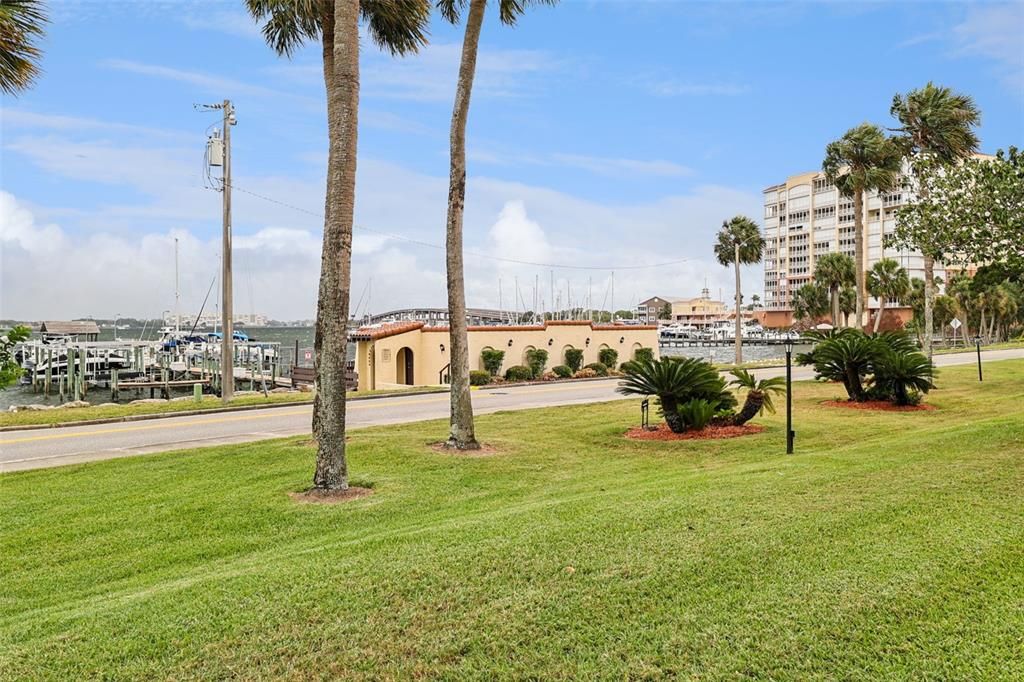 For Sale: $399,999 (3 beds, 2 baths, 1804 Square Feet)