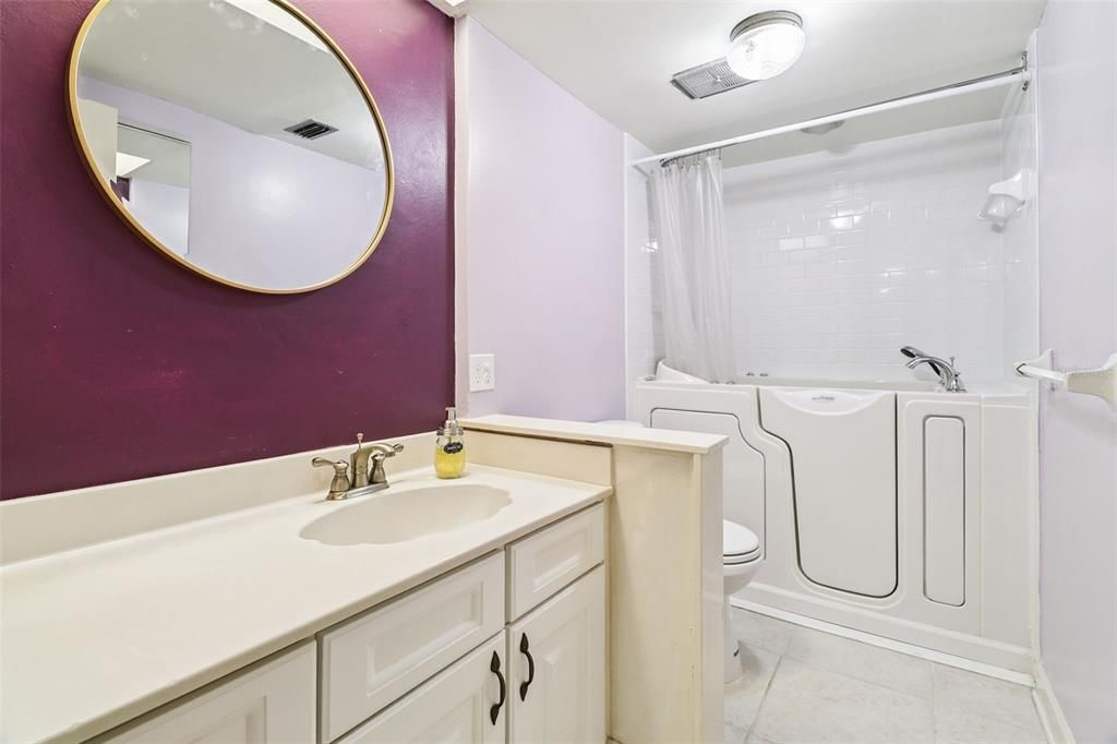 For Sale: $399,999 (3 beds, 2 baths, 1804 Square Feet)