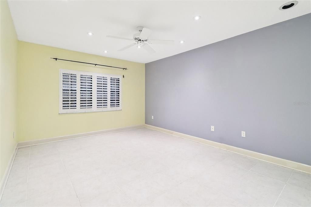 For Sale: $399,999 (3 beds, 2 baths, 1804 Square Feet)