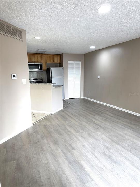 For Rent: $1,200 (1 beds, 1 baths, 526 Square Feet)