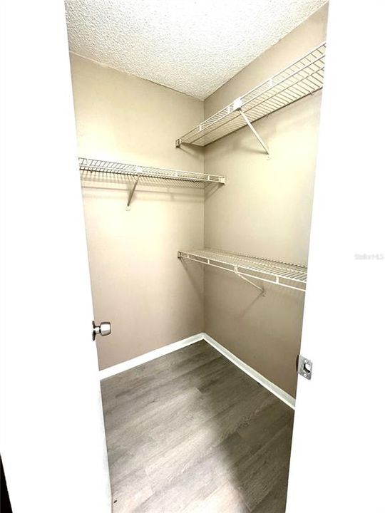 For Rent: $1,200 (1 beds, 1 baths, 526 Square Feet)