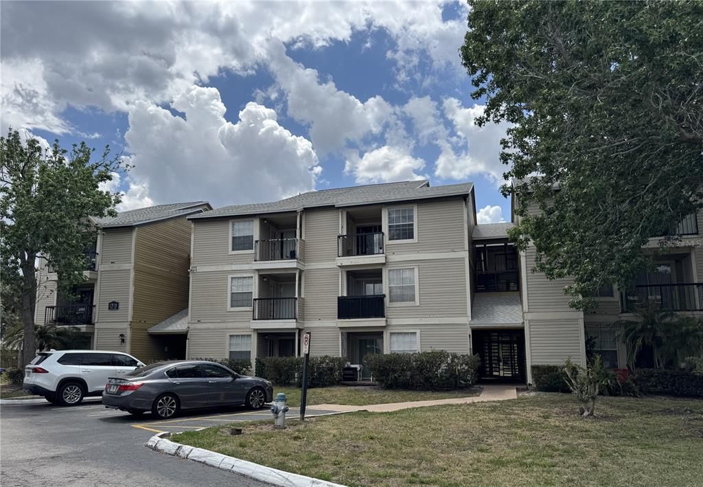 For Rent: $1,200 (1 beds, 1 baths, 526 Square Feet)