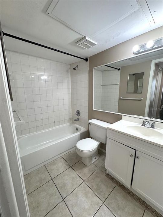 For Rent: $1,200 (1 beds, 1 baths, 526 Square Feet)