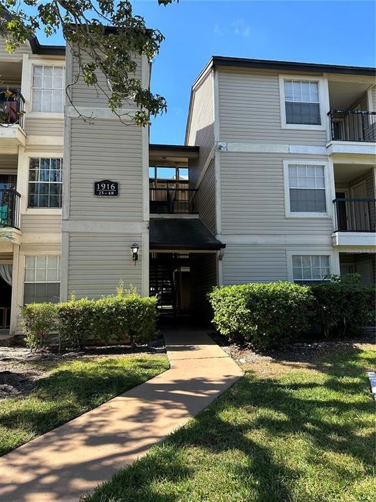 For Rent: $1,200 (1 beds, 1 baths, 526 Square Feet)