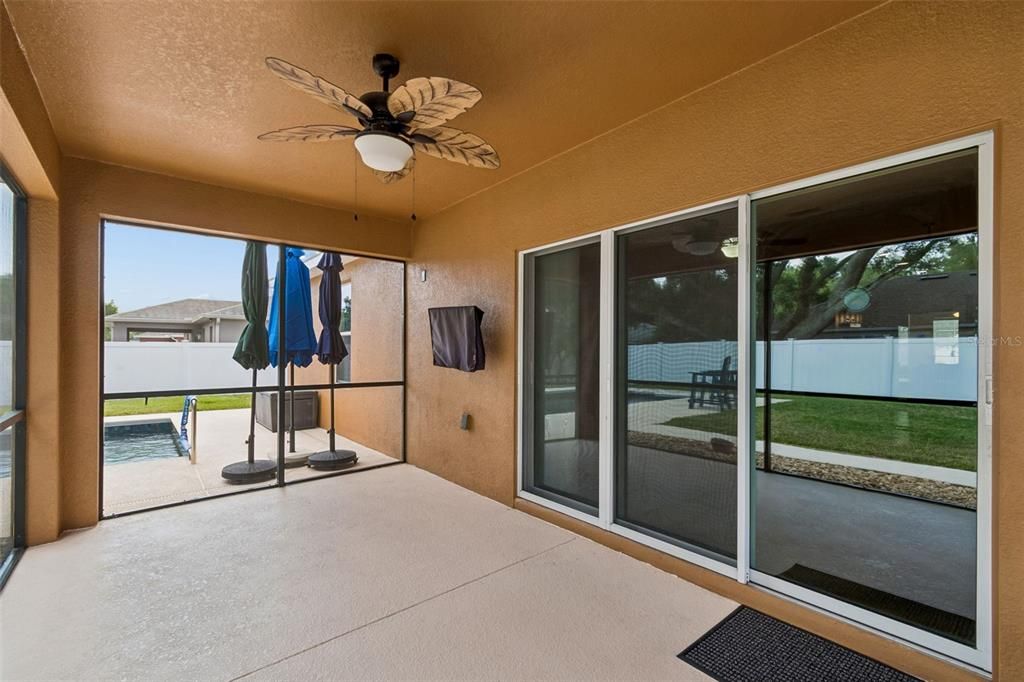 Activo con contrato: $525,000 (5 camas, 3 baños, 2328 Pies cuadrados)