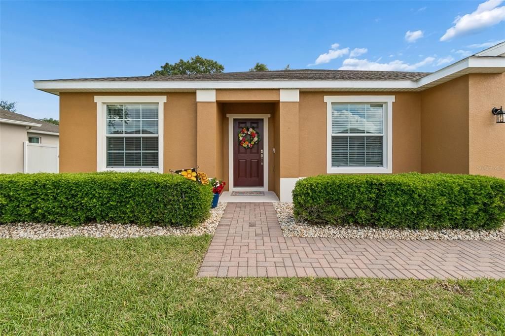 Activo con contrato: $525,000 (5 camas, 3 baños, 2328 Pies cuadrados)