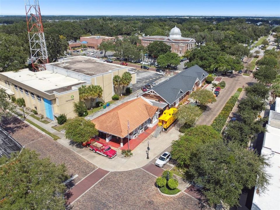 Activo con contrato: $525,000 (5 camas, 3 baños, 2328 Pies cuadrados)