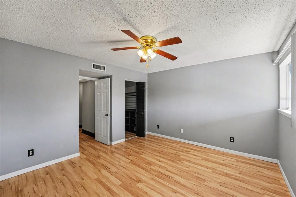 For Sale: $115,000 (2 beds, 2 baths, 1068 Square Feet)