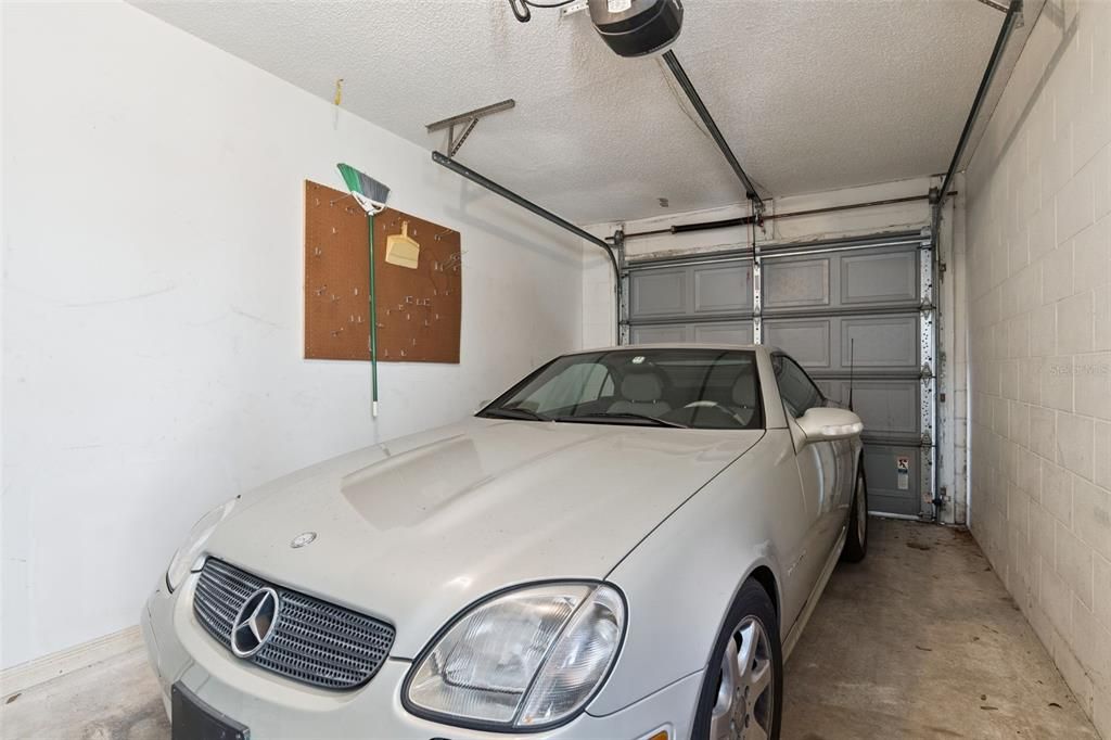 Activo con contrato: $160,000 (2 camas, 2 baños, 1121 Pies cuadrados)