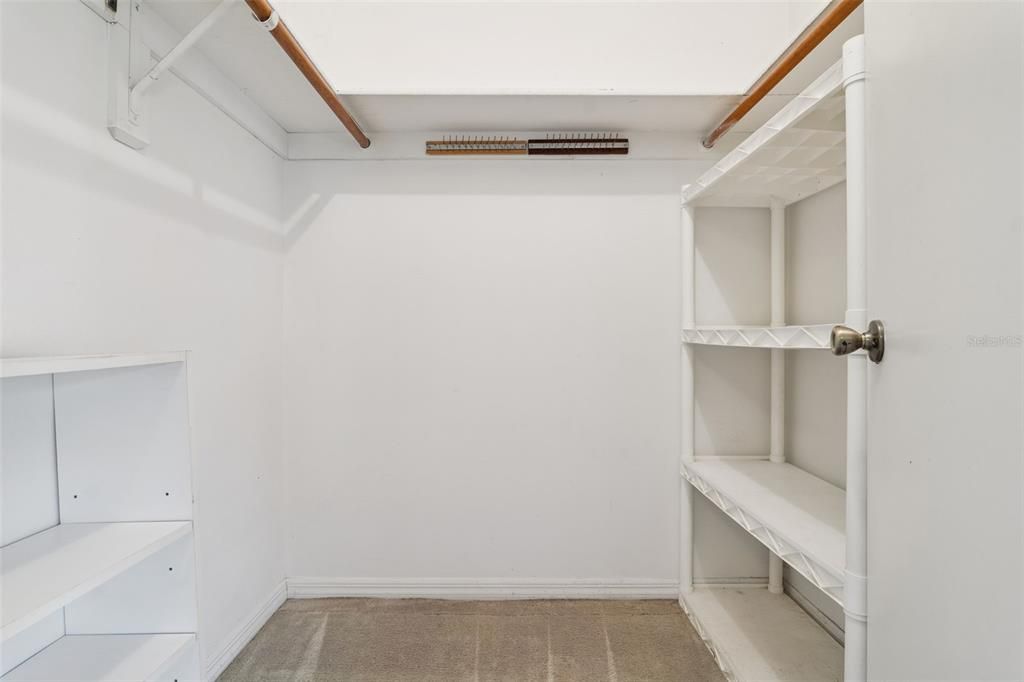 Activo con contrato: $160,000 (2 camas, 2 baños, 1121 Pies cuadrados)