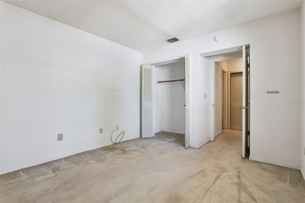 Activo con contrato: $160,000 (2 camas, 2 baños, 1121 Pies cuadrados)