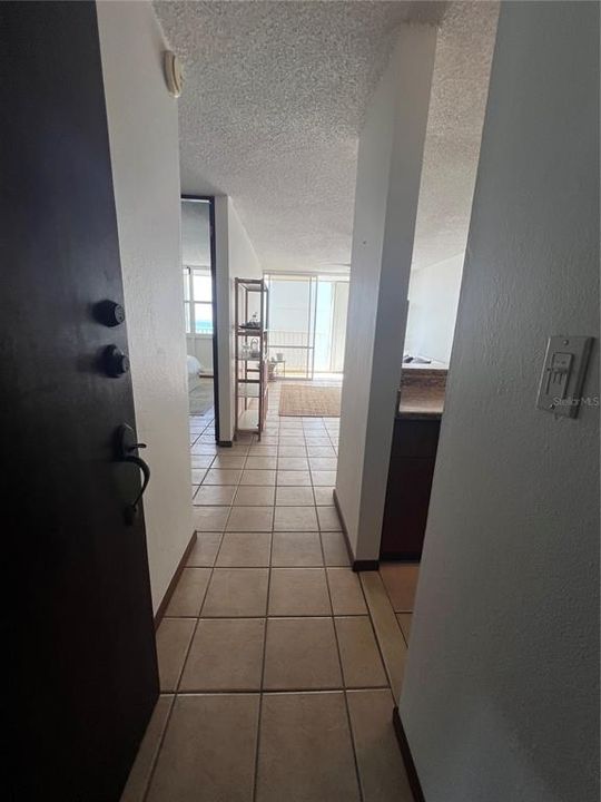 For Sale: $375,000 (1 beds, 1 baths, 612 Square Feet)