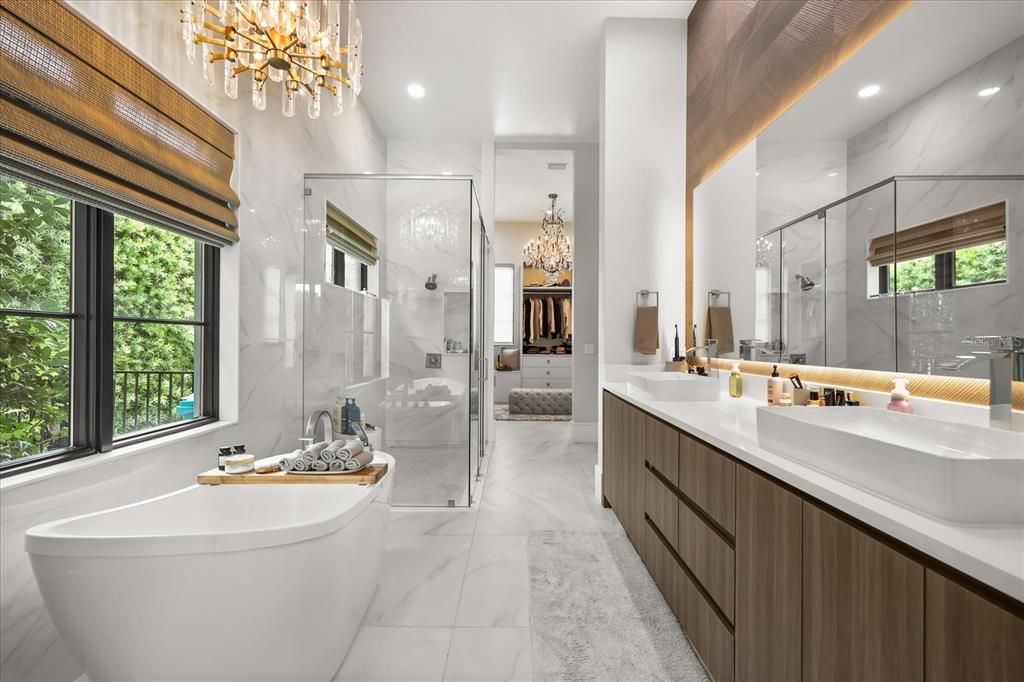 For Sale: $3,490,000 (4 beds, 4 baths, 3963 Square Feet)