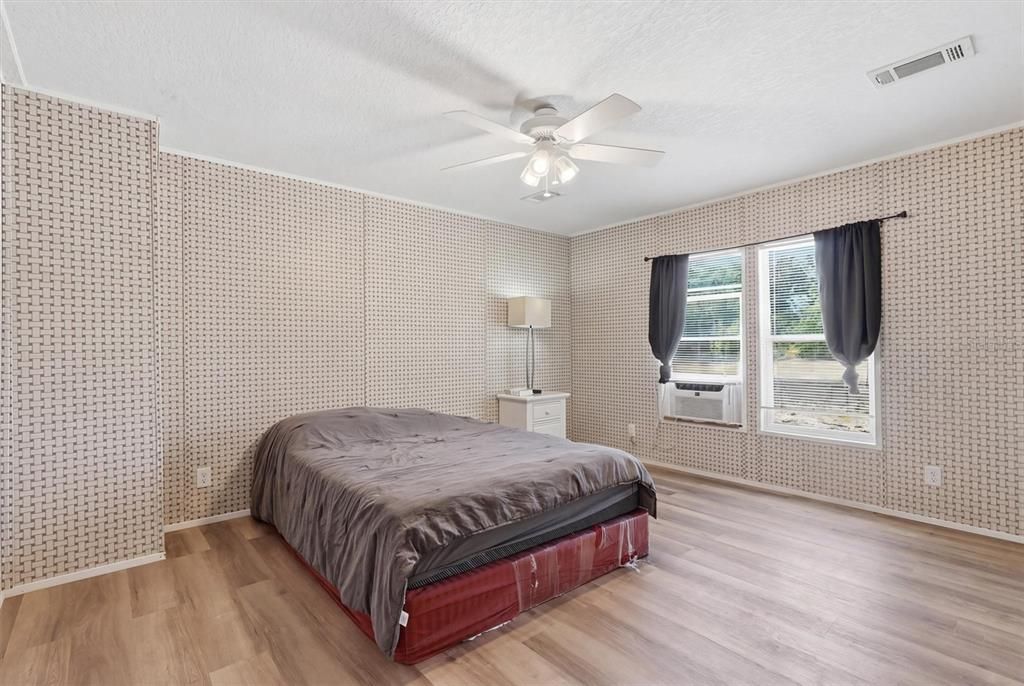 На продажу: $199,000 (3 спален, 2 ванн, 1320 Квадратных фут)