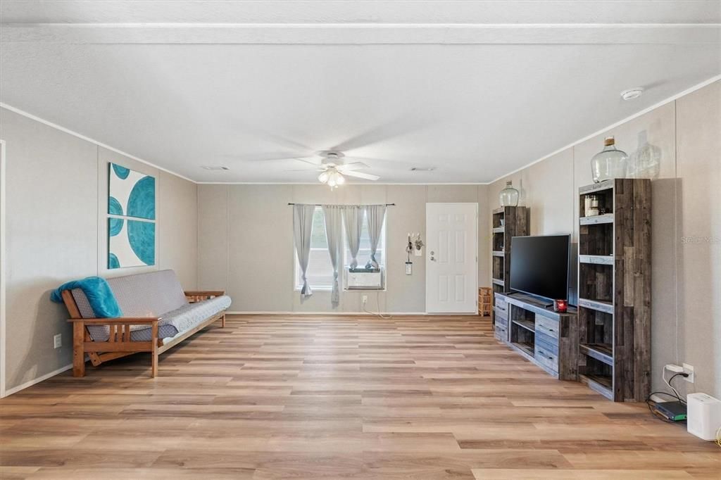 На продажу: $199,000 (3 спален, 2 ванн, 1320 Квадратных фут)