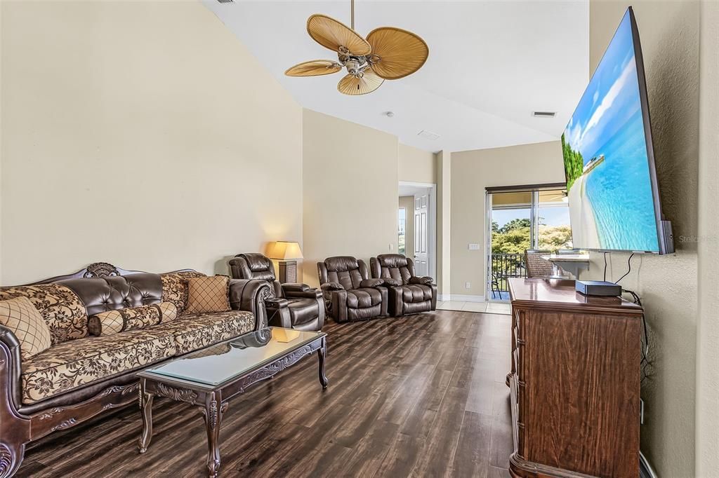 For Sale: $529,900 (3 beds, 2 baths, 1698 Square Feet)