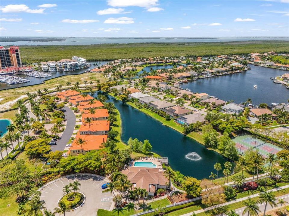 For Sale: $529,900 (3 beds, 2 baths, 1698 Square Feet)