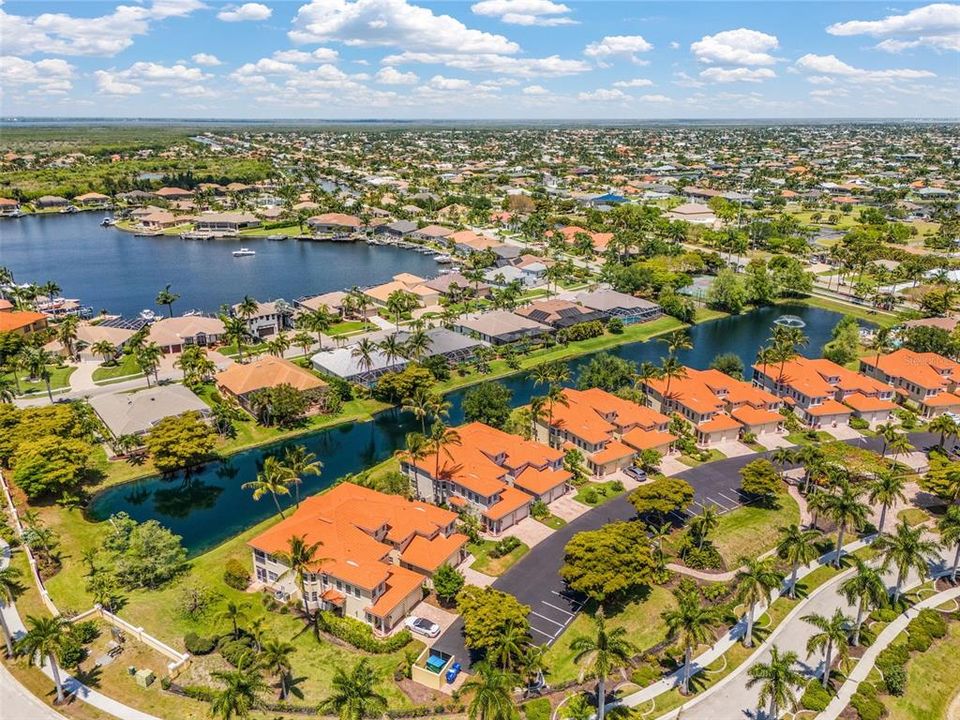 For Sale: $529,900 (3 beds, 2 baths, 1698 Square Feet)