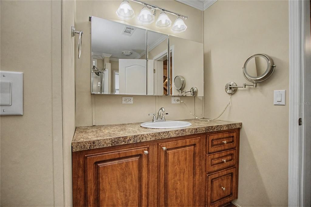 En Venta: $329,000 (3 camas, 2 baños, 1296 Pies cuadrados)
