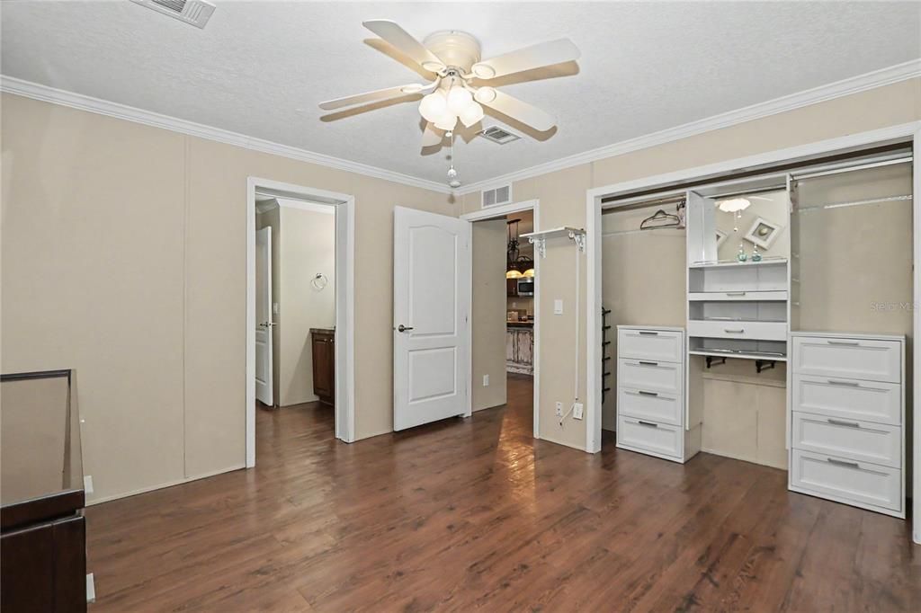 En Venta: $329,000 (3 camas, 2 baños, 1296 Pies cuadrados)