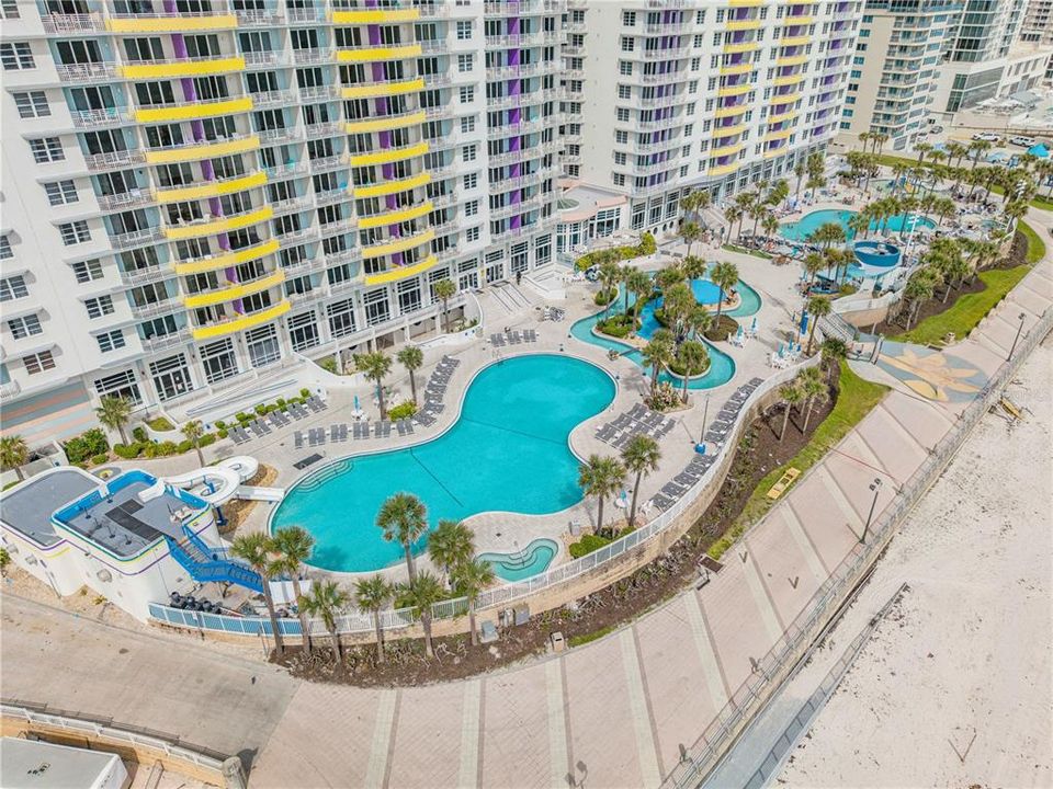 For Sale: $384,000 (1 beds, 1 baths, 751 Square Feet)