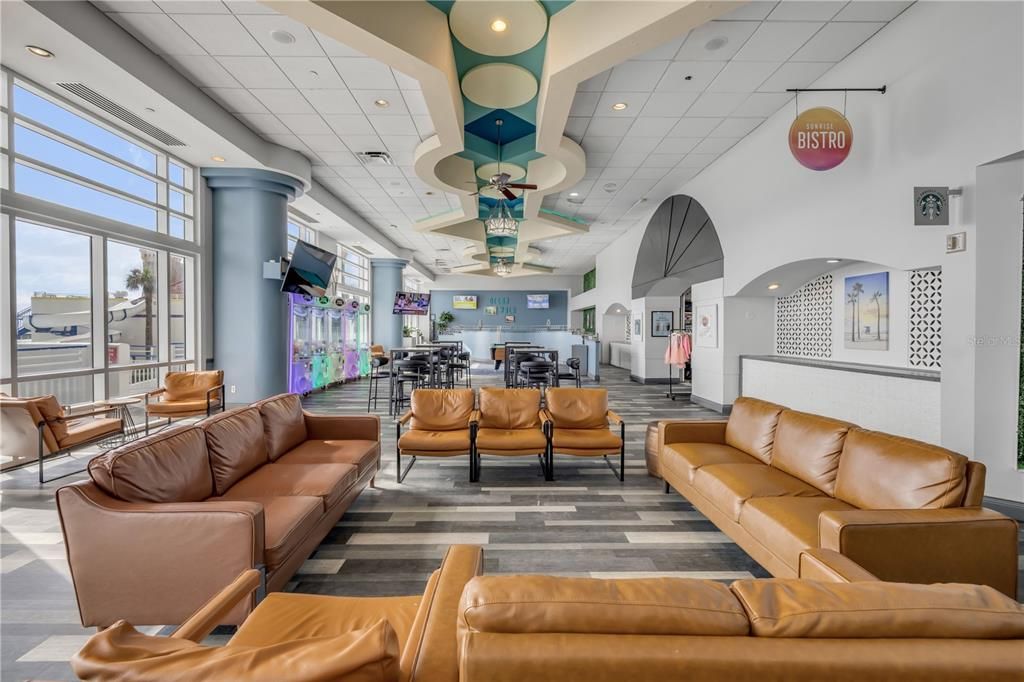 For Sale: $384,000 (1 beds, 1 baths, 751 Square Feet)