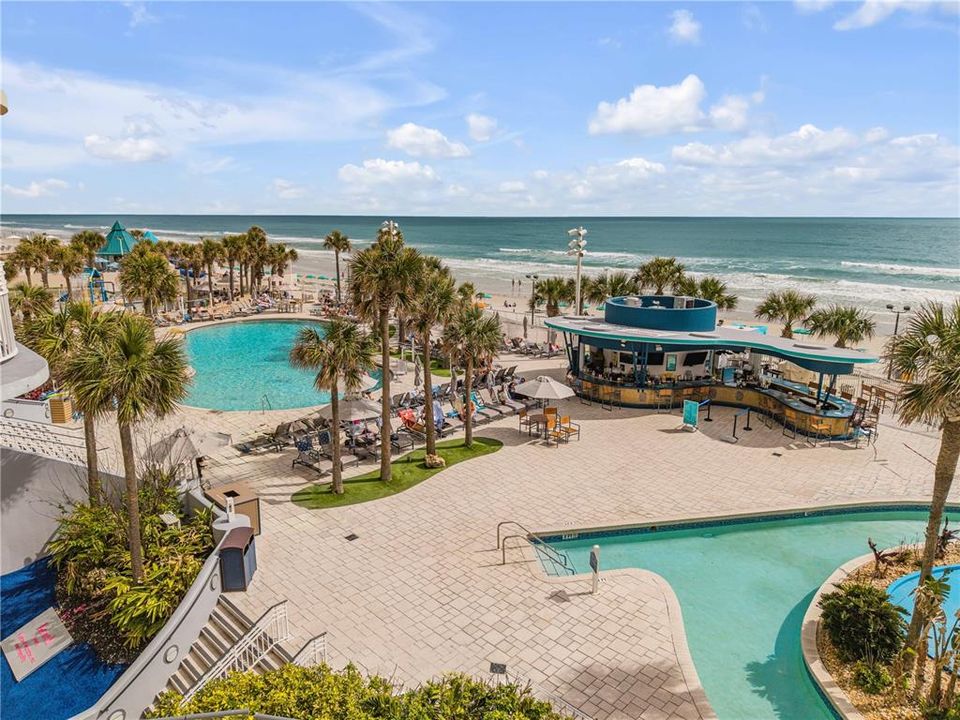 For Sale: $384,000 (1 beds, 1 baths, 751 Square Feet)