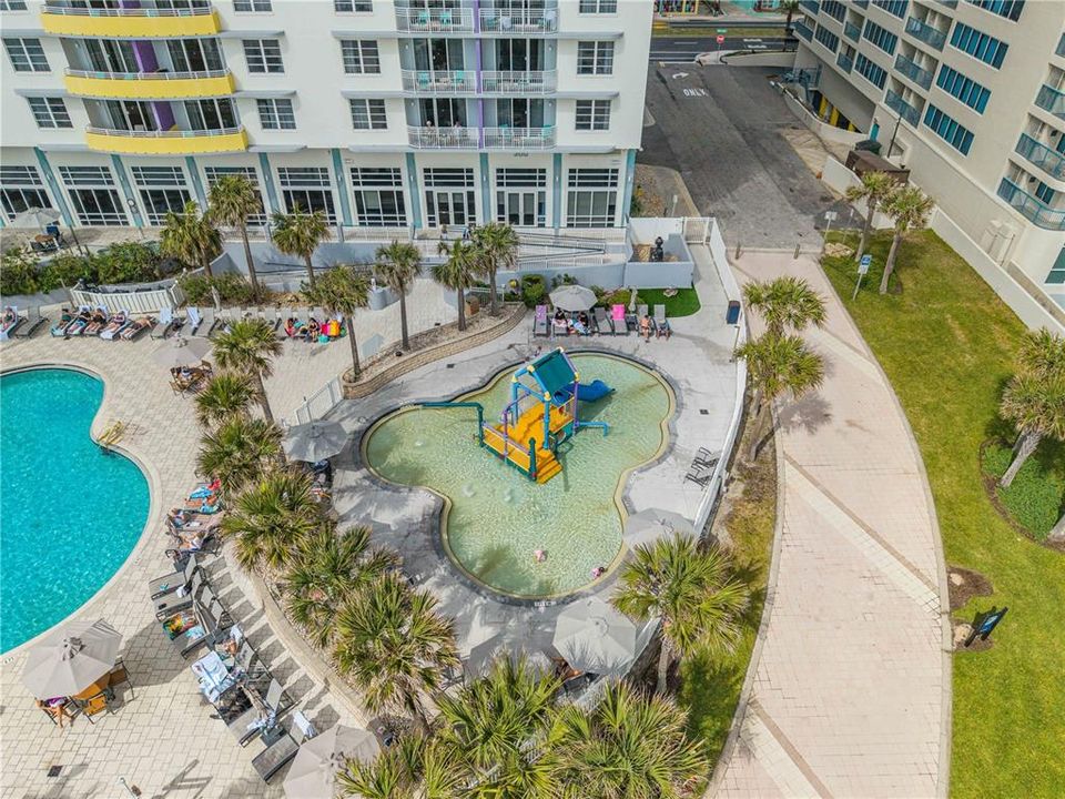 For Sale: $384,000 (1 beds, 1 baths, 751 Square Feet)