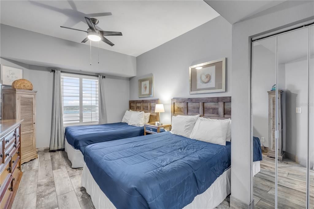 For Sale: $384,000 (1 beds, 1 baths, 751 Square Feet)