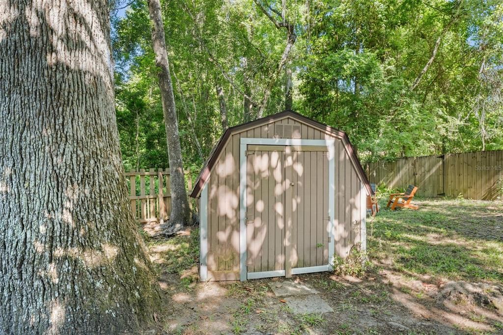 Под контрактом: $319,900 (3 спален, 2 ванн, 1344 Квадратных фут)