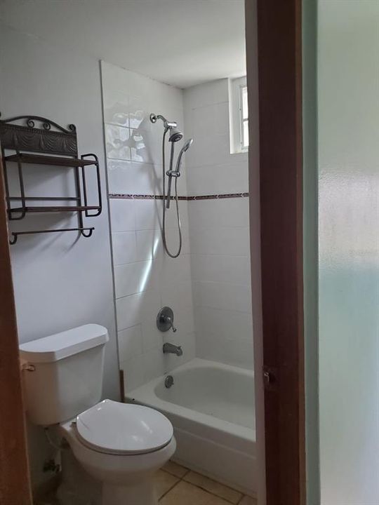For Sale: $260,000 (3 beds, 2 baths, 1200 Square Feet)