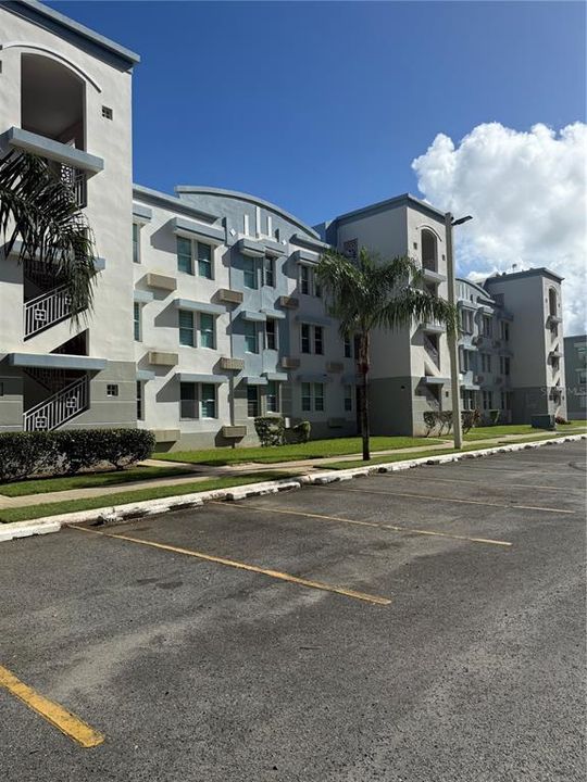 For Sale: $260,000 (3 beds, 2 baths, 1200 Square Feet)