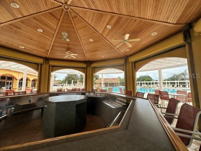 En Venta: $569,000 (4 camas, 2 baños, 2326 Pies cuadrados)