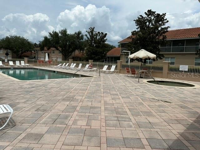 En Venta: $569,000 (4 camas, 2 baños, 2326 Pies cuadrados)