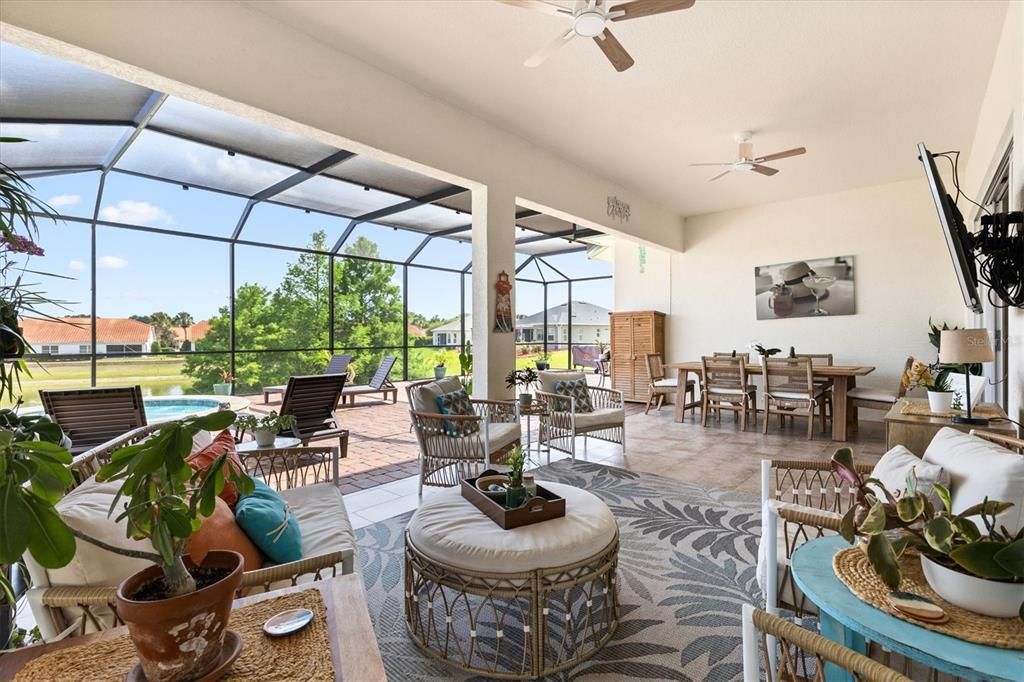 En Venta: $569,000 (4 camas, 2 baños, 2326 Pies cuadrados)