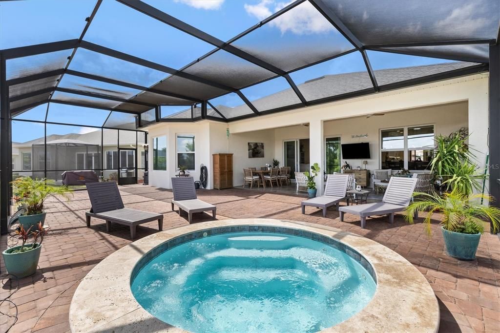 En Venta: $569,000 (4 camas, 2 baños, 2326 Pies cuadrados)