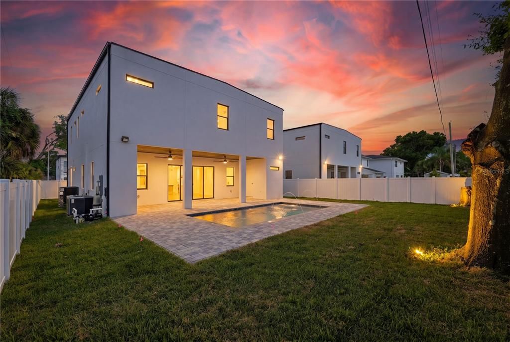 En Venta: $1,489,900 (4 camas, 5 baños, 3663.67 Pies cuadrados)