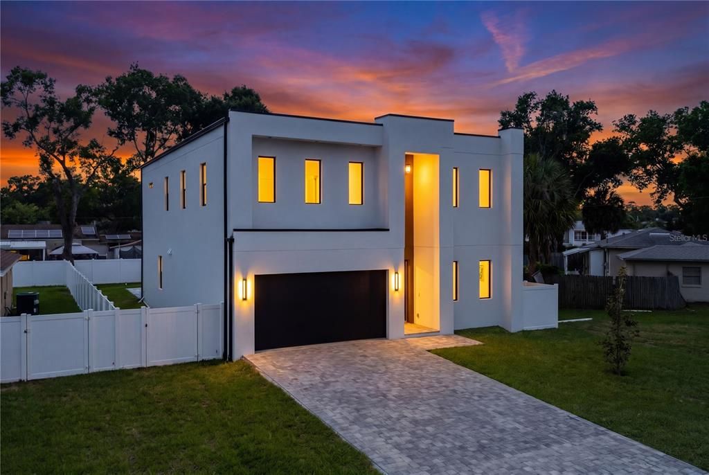En Venta: $1,489,900 (4 camas, 5 baños, 3663.67 Pies cuadrados)