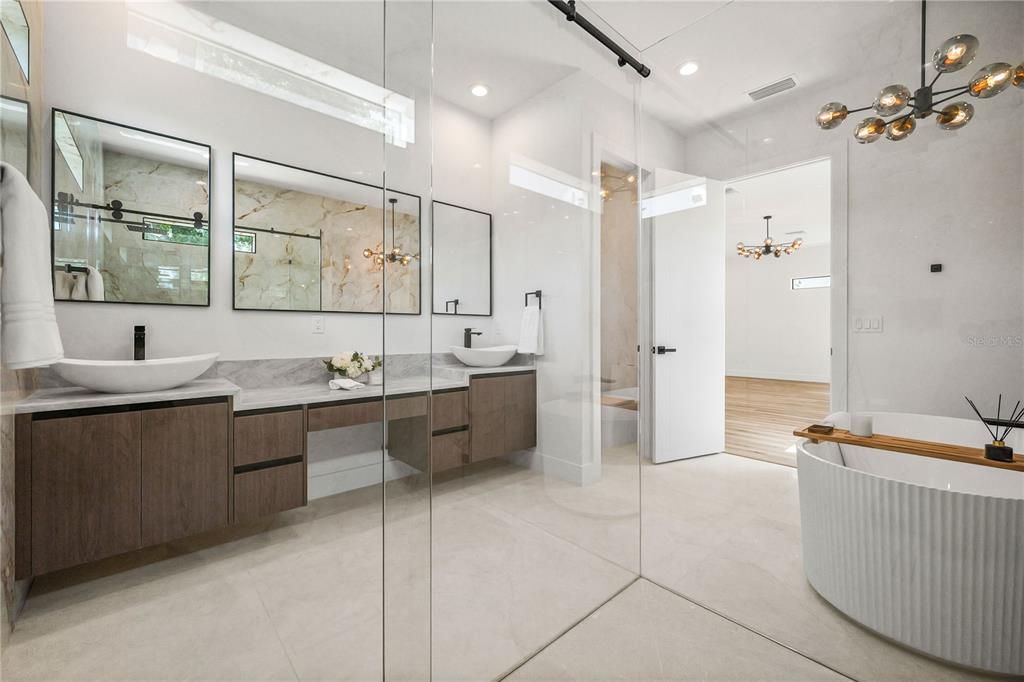 En Venta: $1,489,900 (4 camas, 5 baños, 3663.67 Pies cuadrados)