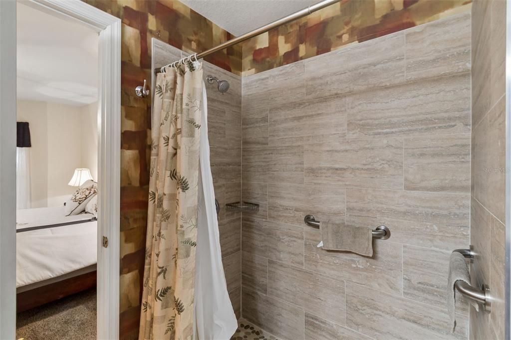 На продажу: $199,900 (2 спален, 1 ванн, 1085 Квадратных фут)