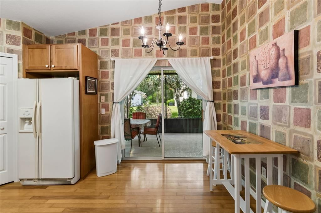 На продажу: $199,900 (2 спален, 1 ванн, 1085 Квадратных фут)