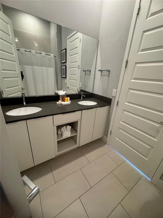 На продажу: $445,000 (5 спален, 4 ванн, 2630 Квадратных фут)