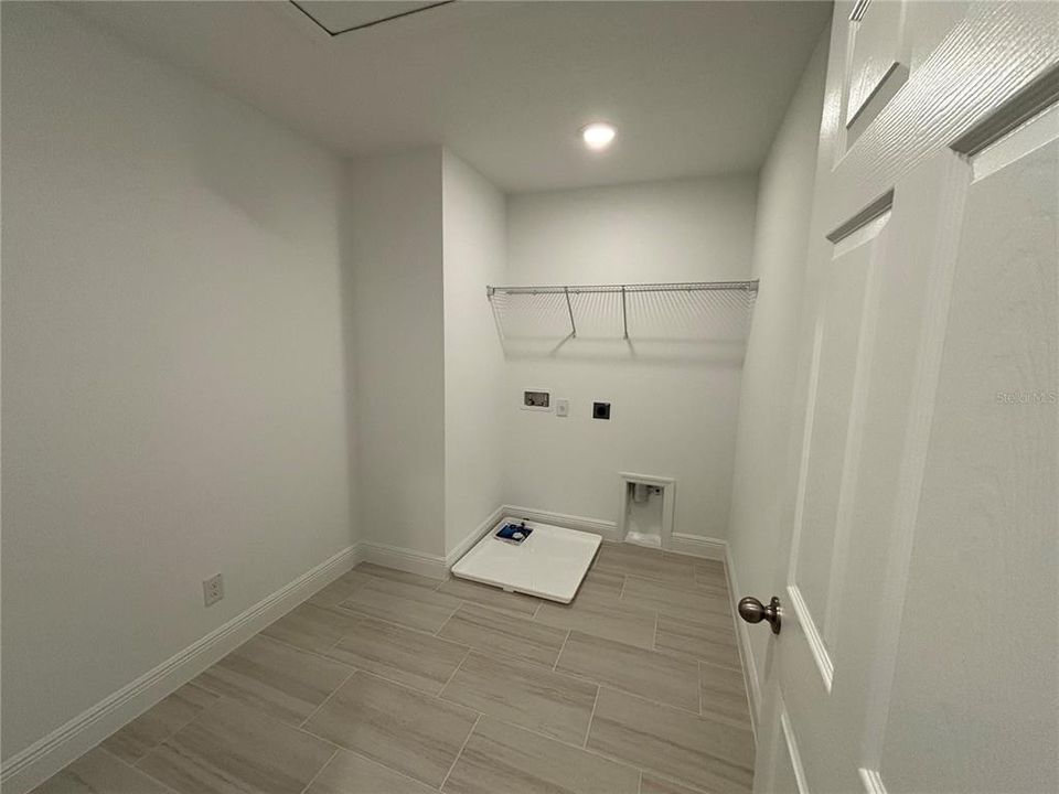 En Venta: $735,990 (6 camas, 4 baños, 4638 Pies cuadrados)